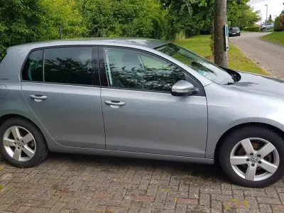 Gebraucht VW Golf VI 105 PS (77 kW) 2010 Grau Kleinwagen