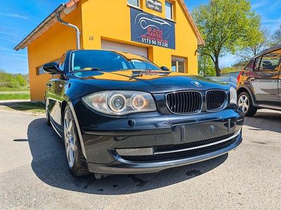 Begagnad BMW 123 Sport Line 204 HK (150 kW) 2011 Svart Halvkombi