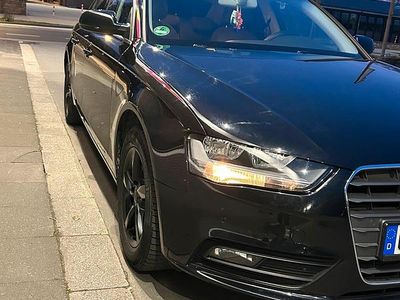 Gebraucht Audi A4 123 PS (90 kW) 2012 Schwarz Limousine