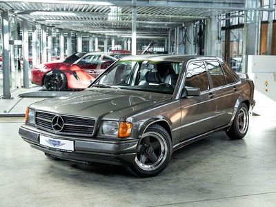 Gebraucht Mercedes 190 241 PS (177 kW) 1983 Grau Limousine
