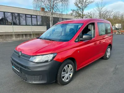 Gebraucht VW Caddy Basis 122 PS (89 kW) 2022 Rot Van / Kleinbus