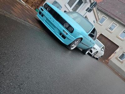 Gebraucht BMW 335 211 PS (155 kW) 1990 Blau Limousine