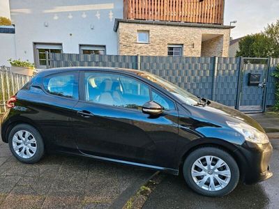 gebraucht Peugeot 208 PureTech 82 Active