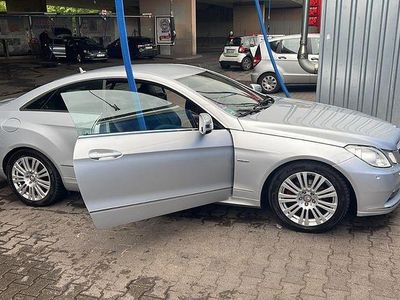 Mercedes E200