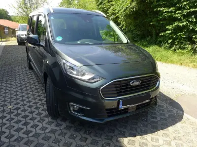Gebraucht Ford Tourneo Titanium 120 PS (88 kW) 2020 Grün Van / Kleinbus