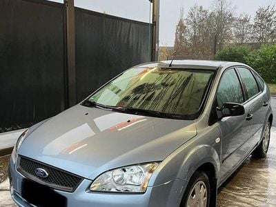 Blau Gebraucht 2006 Ford Focus Limousine | 2.400 € (Fairer Preis)