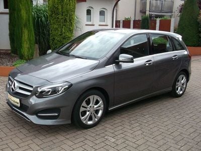 Gebraucht Mercedes B200 Urban 156 PS (114 kW) 2018 Grau Van / Kleinbus