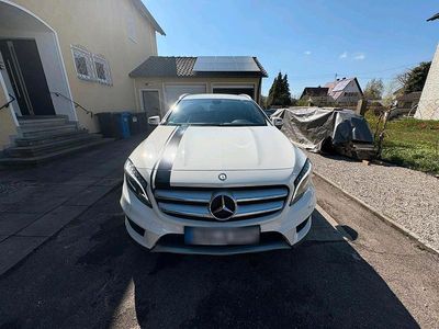 Gebraucht Mercedes GLA200 AMG line 156 PS (114 kW) 2015 Weiß SUV