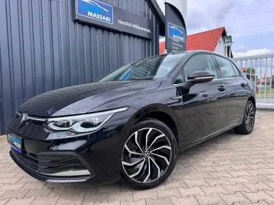 Gebraucht VW Golf VIII Style 131 PS (96 kW) 2023 Schwarz Limousine