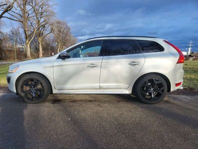 gebraucht Volvo XC60 R-Design AWD Xenon Automatik Int.Kindersitz