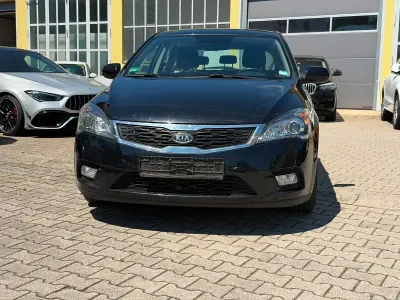 Gebraucht Kia Ceed Vision 90 PS (66 kW) 2011 Schwarz Kleinwagen