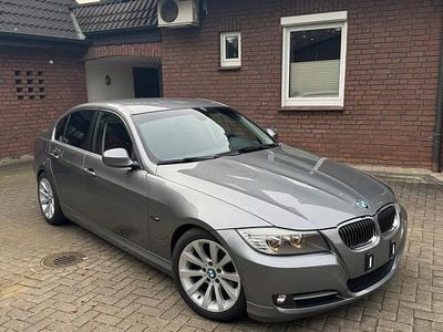 Gebraucht BMW 318 143 PS (105 kW) 2010 Grau Limousine