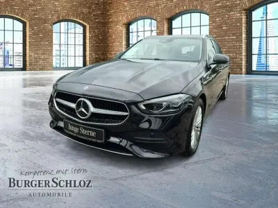 Gebraucht Mercedes C200 163 PS (119 kW) 2024 Metalliclack obsidianschwarz metallic Kombi
