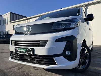 Kaolin weiss Gebraucht 2024 Opel Zafira Life Edition Van / Kleinbus | 32.860 € (Superpreis)