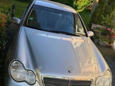 Mercedes C200