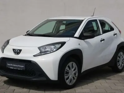 Neu Toyota Aygo X Business Edition 72 PS (52 kW) 2025 Weiß SUV
