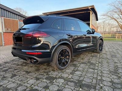 Schwarz Gebraucht 2016 Porsche Cayenne S Platinum Edition SUV | 39.500 € (Teuer)