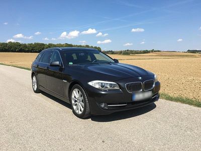 Gebraucht BMW 520 184 PS (135 kW) 2011 Grau Kombi