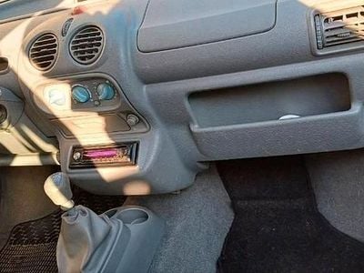 Gebraucht Renault Twingo 58 PS (42 kW) 2005 Silber Kleinwagen