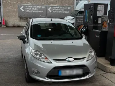 Usata Ford Fiesta 96 CV (70 kW) 2010 Argento Utilitaria