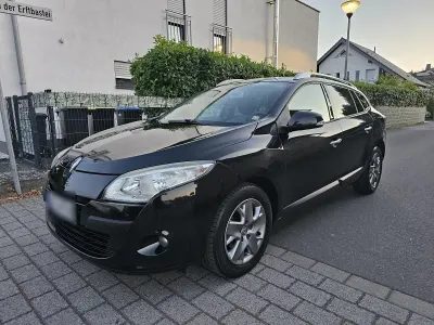 Gebraucht Renault Mégane GrandTour 105 PS (77 kW) 2011 Schwarz Kombi