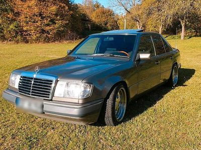 Second-hand Mercedes 200 75 CP (55 kW) 1990 Auriu Berlinǎ