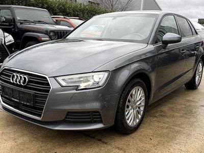 Grau Gebraucht 2017 Audi A3 Comfort Limousine | 11.400 € (Fairer Preis)