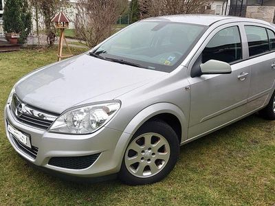 Gebraucht Opel Astra 116 PS (85 kW) 2008 Silber Limousine