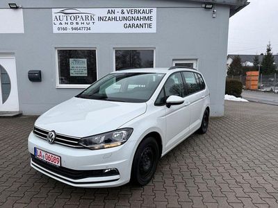 Weiß Gebraucht 2019 VW Touran R Van / Kleinbus | 10.990 € (Superpreis)