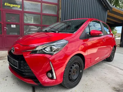 Gebraucht Toyota Yaris Team 111 PS (81 kW) 2019 Rot Limousine