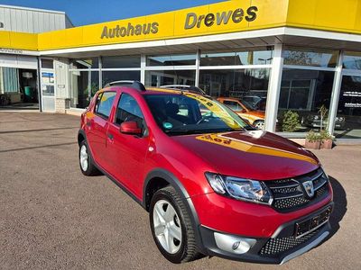 Gebraucht Dacia Sandero Prestige 90 PS (66 kW) 2013 Rot Limousine