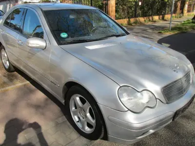 Usata Mercedes C180 Elegance 143 CV (105 kW) 2002 Grigio Berlina