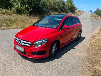 Gebraucht Mercedes 220 AMG 177 PS (130 kW) 2016 Rot Van / Kleinbus