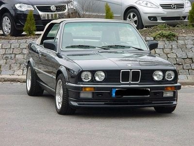 Gebraucht BMW 325 M Sport 170 PS (125 kW) 1986 Schwarz Cabrio
