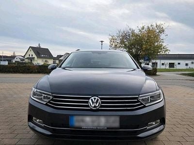 Gebraucht VW Passat 150 PS (110 kW) 2018 Grau Kombi