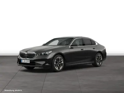 Gebraucht BMW 540 286 PS (210 kW) 2025 Sophistograu brillanteffekt metallic Limousine