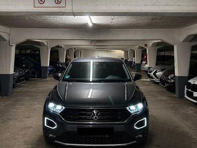 Second-hand VW T-Roc Style 150 CP (110 kW) 2020 Gri SUV