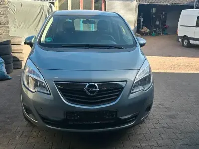 Gebraucht Opel Meriva Edition 120 PS (88 kW) 2011 Silber Van / Kleinbus