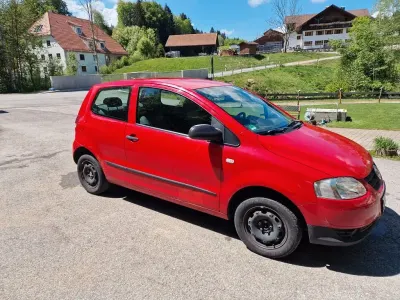Używany VW Fox 54 KM (39 kW) 2005 Czerwony Hatchback