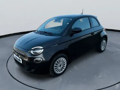 Gebraucht Fiat 500e Action 69 kW (95 PS) 2021 Nero profondo/cattivo/kyalami/ Kleinwagen