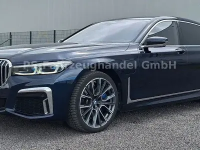 Gebraucht BMW 745e M Sport 394 PS (289 kW) 2020 Blau Limousine