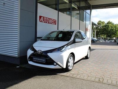 Weiß Gebraucht 2014 Toyota Aygo X-play Kleinwagen | 8.890 € (Fairer Preis)