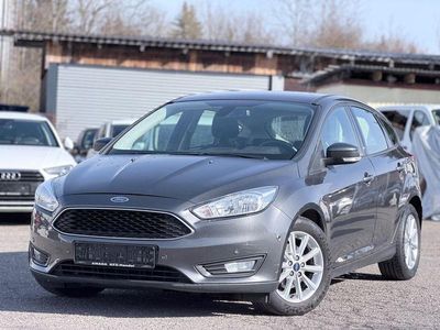 Gebraucht Ford Focus Business Edition 125 PS (91 kW) 2015 Grau Limousine