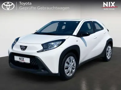Gebraucht Toyota Aygo X X-play 72 PS (52 kW) 2023 Weiß SUV