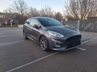 Grau Gebraucht 2018 Ford Fiesta ST-Line Kleinwagen | 8.650 € (Guter Preis)