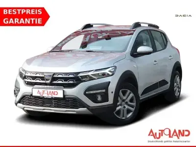 Gebraucht Dacia Sandero Comfort 91 PS (66 kW) 2022 Silber metallic Limousine