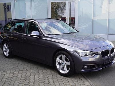 Gebraucht BMW 318 Advantage 136 PS (100 kW) 2019 Grau Kombi