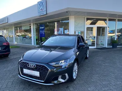 Gebraucht Audi A3 Advanced 150 PS (110 kW) 2023 Grau Limousine