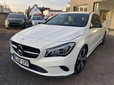 Weiß Gebraucht 2016 Mercedes CLA180 Shooting Brake Urban Kombi | 14.990 € (Fairer Preis)