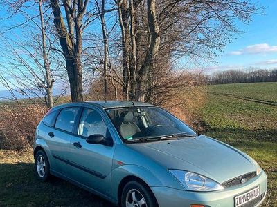 Blau Gebraucht 1999 Ford Focus Kleinwagen | 990 € (Guter Preis)